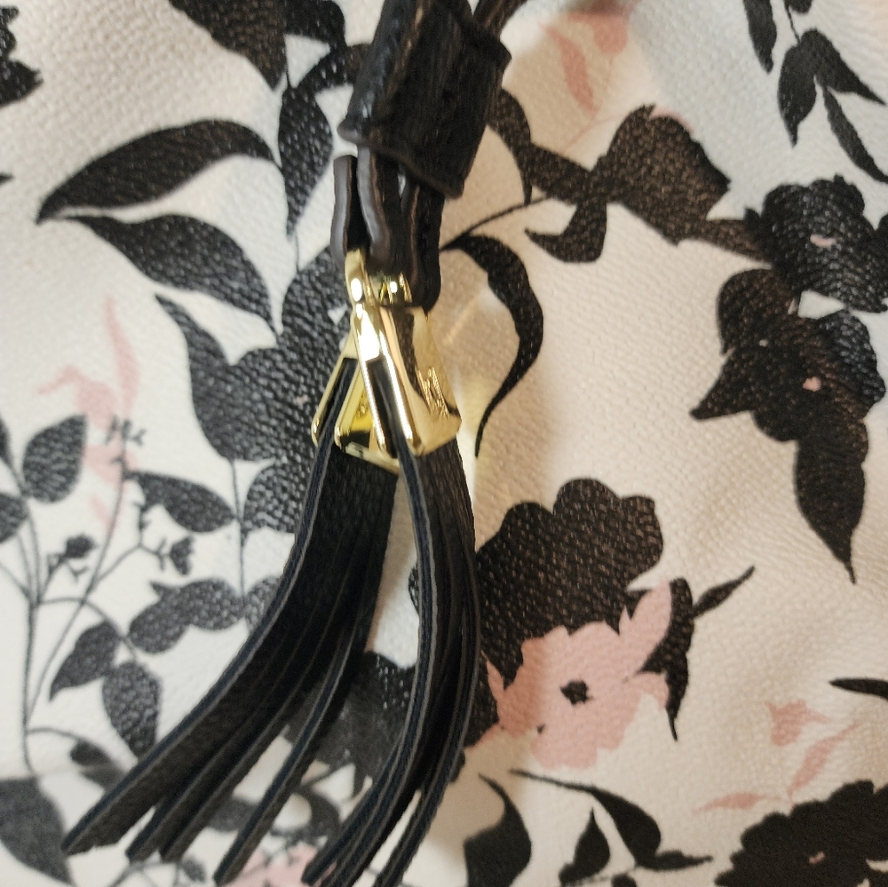 Liz Claiborne Large 3 Compartment Spring Shoulder Bag - Picture 2 of 9